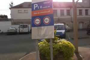 Parking EFFIA gare de Chatellerault
