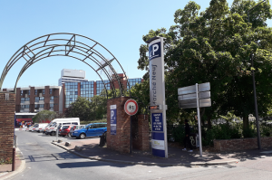 parking effia cergy marché neuf