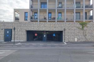 entree-parking
