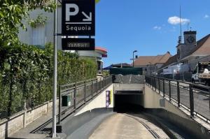 Parking rambouillet sequoia