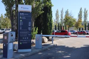 Totem des tarifs du parking EFFIA P1 Courte Durée Avignon TGV : consultation des prix au quart d'heure, à la journée et des abonnements.
