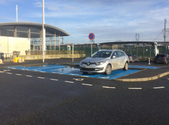 Estrées Deniécourt - Parking TGV Haute Picardie - EFFIA