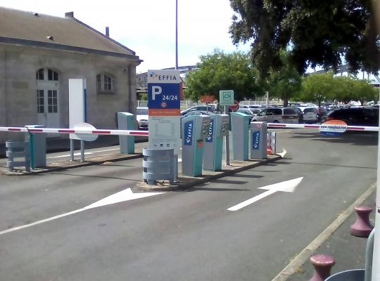 parking gare de la rochelle-entrées et sorties