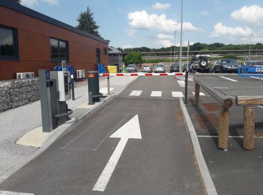 Parking de la Gare du Creusot TGV / Entrée P0