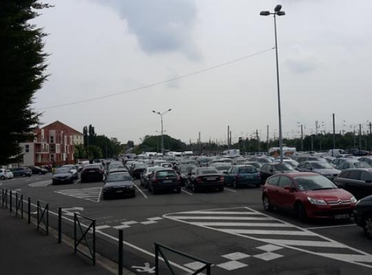 Parking de LENS gare vue d'ensemble
