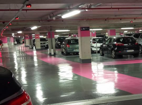 Parking du centre commercial Marseille Prado