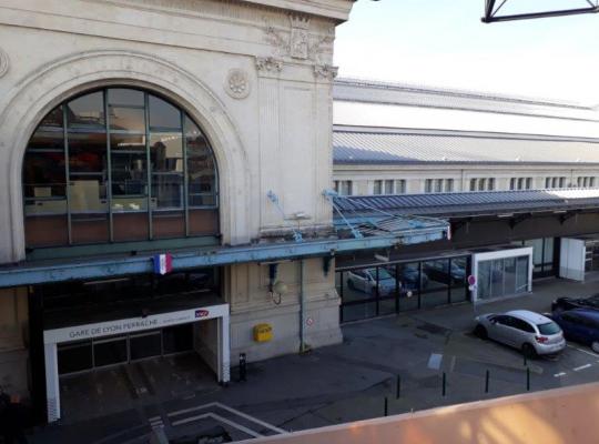 Parking gare de Lyon Perrache parvis SNCF - EFFIA