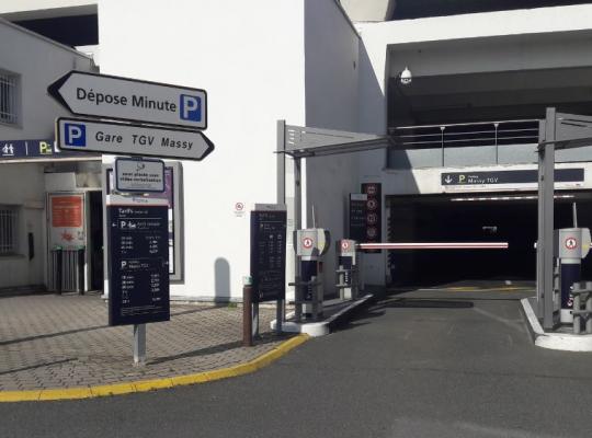 entrée Parking Massy TGV