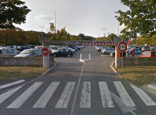 Parking de la gare de Bouray