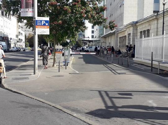 Parking Effia Tours dépose-minute