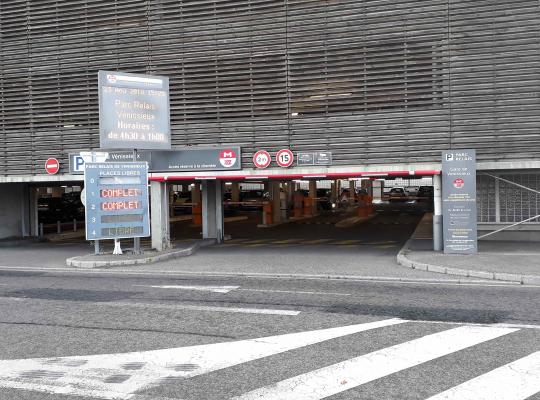 Parking "gare de Vénissieux P+R" - EFFIA