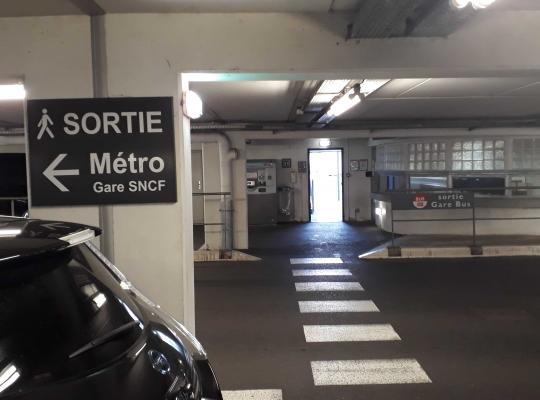 Parking "gare de Vénissieux P+R" - EFFIA