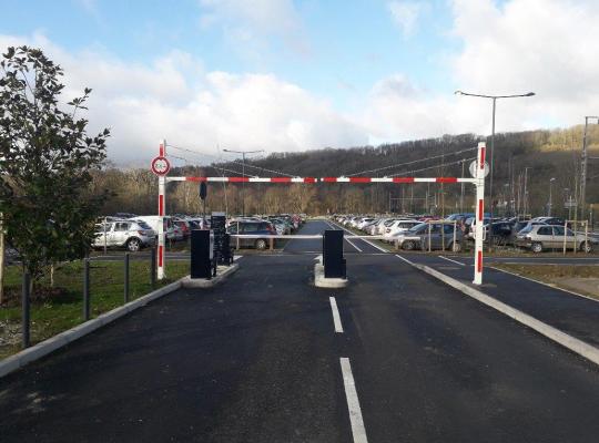 Parking P2 P+R EFFIA de la gare de Nanteuil Saâcy proche de la gare