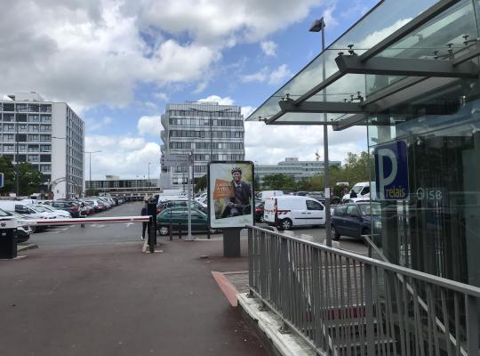 parking effia cergy marché neuf