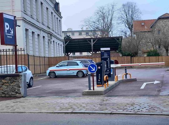 Effia entrée parking sceaux amiral
