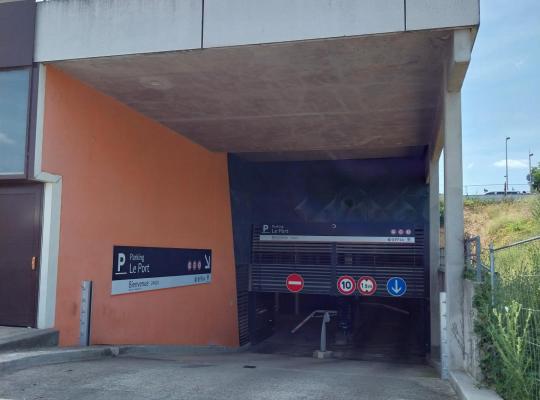 Parking Choisy port 3