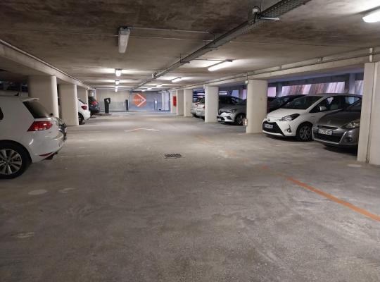 Parking Choisy port 1