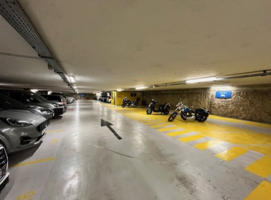 Parking Versailles Cathédrale 1