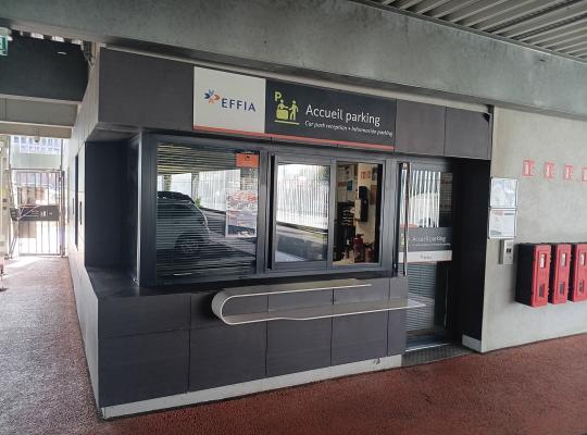 Guichet d'accueil et d'information EFFIA situé dans le parking Gare Sud 1.
