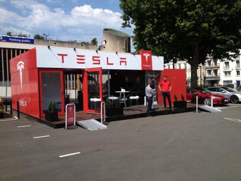 Showroom éphémère & essais tesla - model S